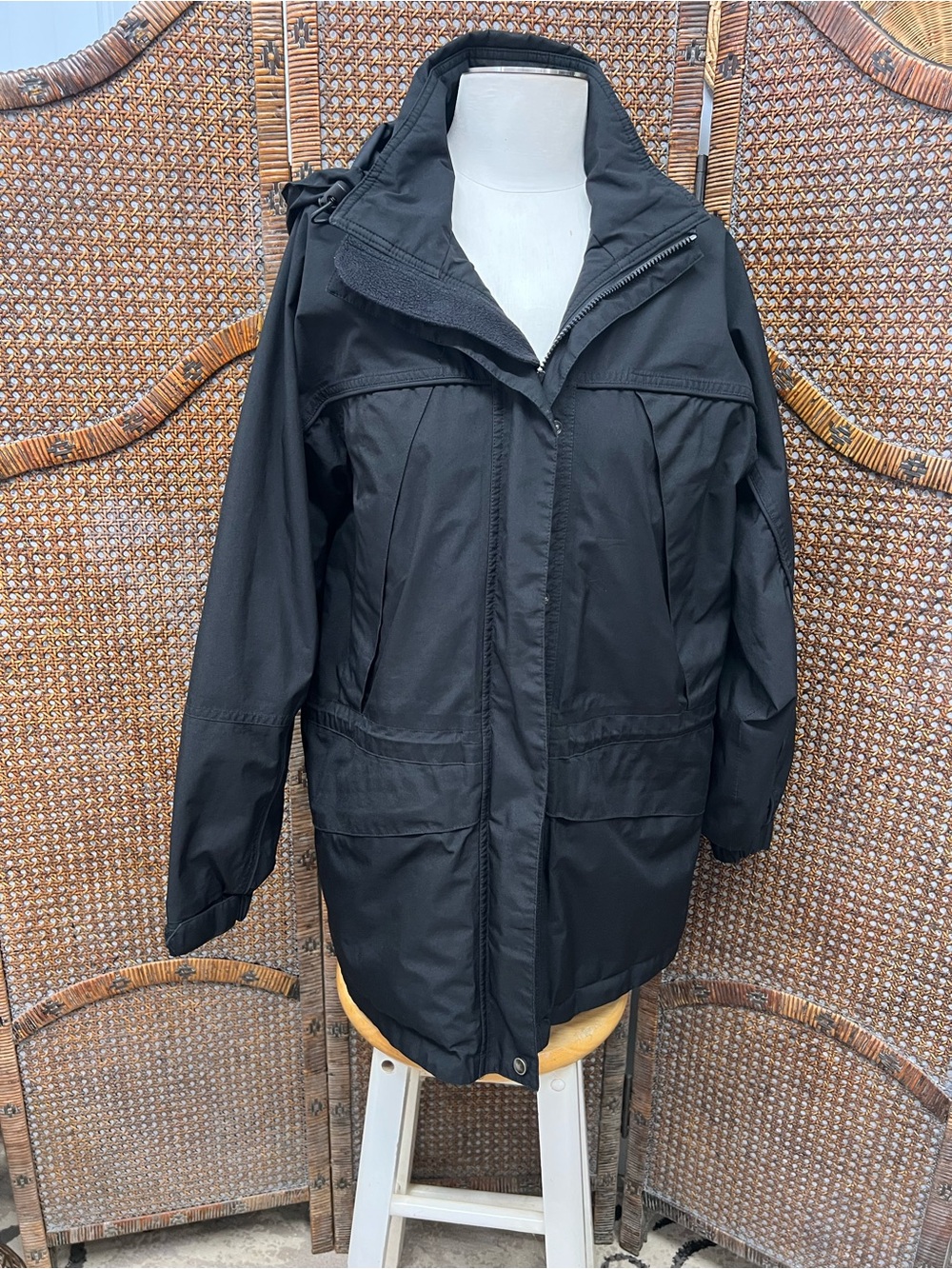 Eddie Bauer gore-Tex coat jacket medium black